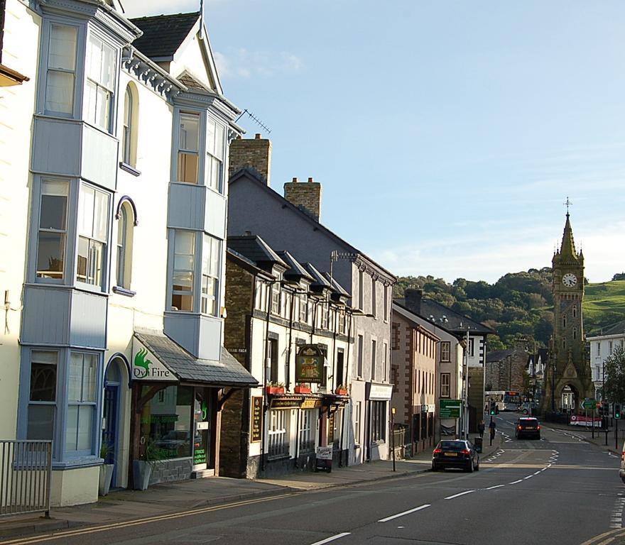 Clock Tower Apartments Machynlleth Zewnętrze zdjęcie