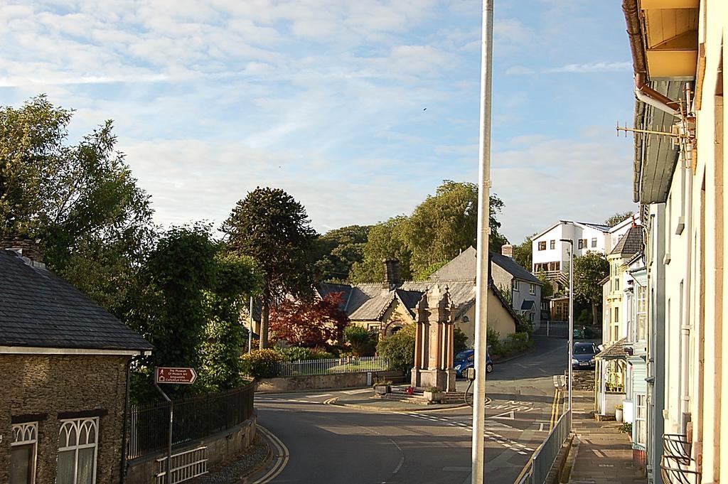 Clock Tower Apartments Machynlleth Zewnętrze zdjęcie