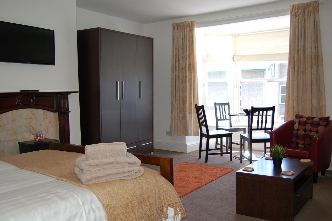 Clock Tower Apartments Machynlleth Zewnętrze zdjęcie